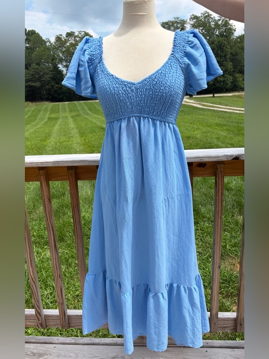 Blu Pepper Dresses & Skirts - Blu Pepper Smocked Flutter Sleeve Tiered Dress Size Medium Blue Peasant Flowy